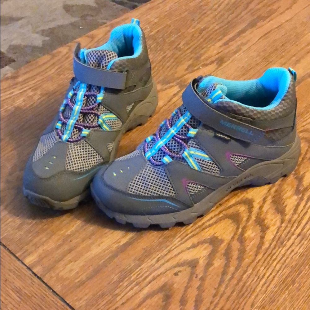 Merrell Girls hilltop boots